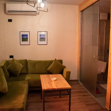 فندق Epidami Kashari