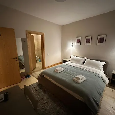 酒店 Epidami Kashari