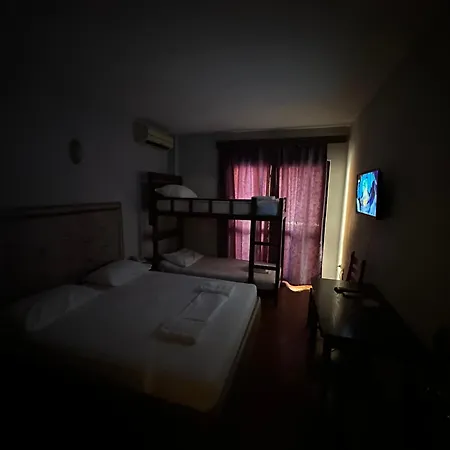 Hotel Epidami 3*