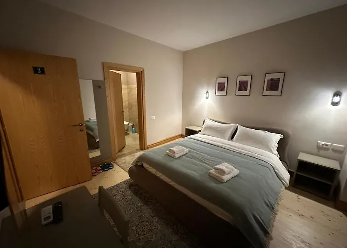 Szálloda Epidami Kashari